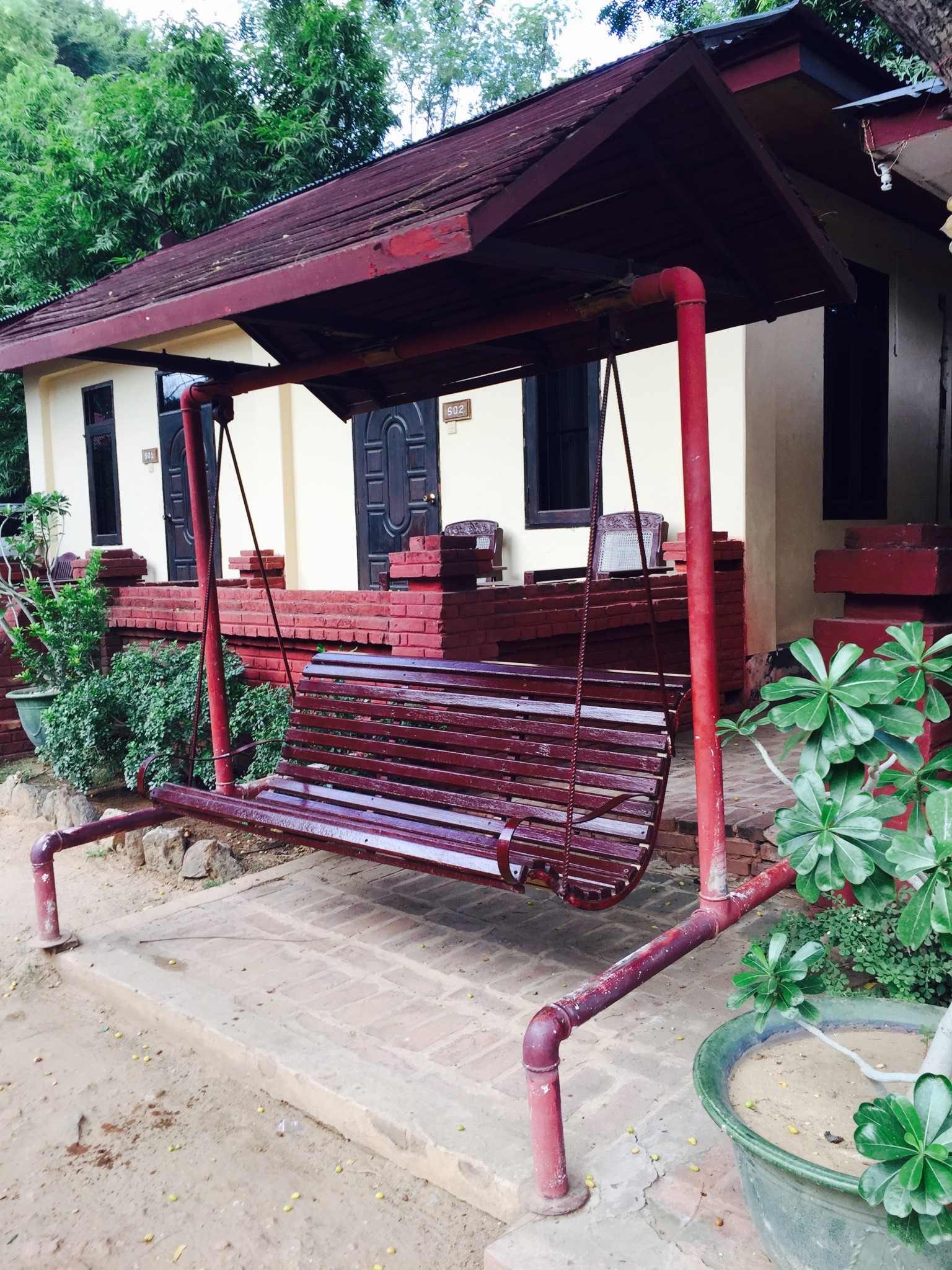 Swing in Aung Mingular Hotel